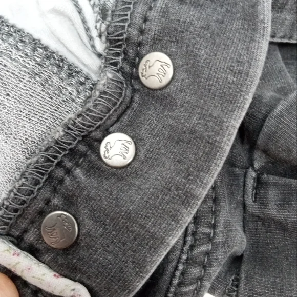 Abercrombie And Fitch Womens Size 4 Black Perfect Stretch Shorts - Picture 4 of 7